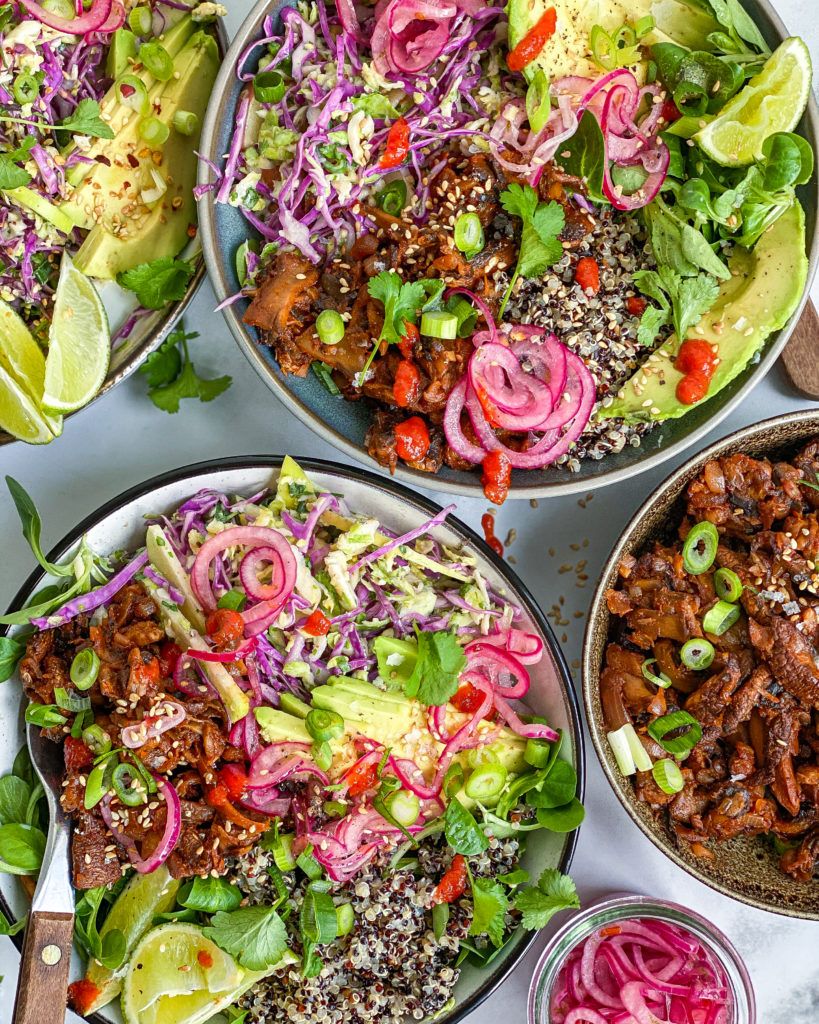 coleslaw med rosenkål og pulled portobello bowls