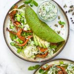 glutenfri spinatpandekager med marinerede svampe og mynte tzatziki