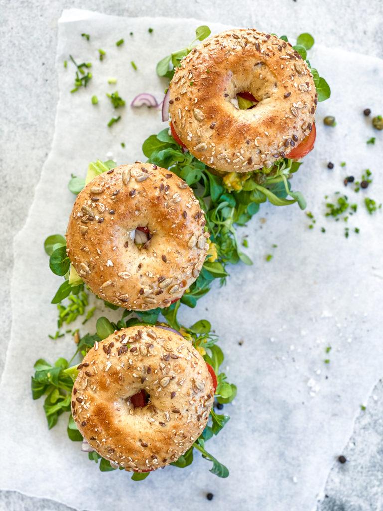 vegansk æggesalat bagels