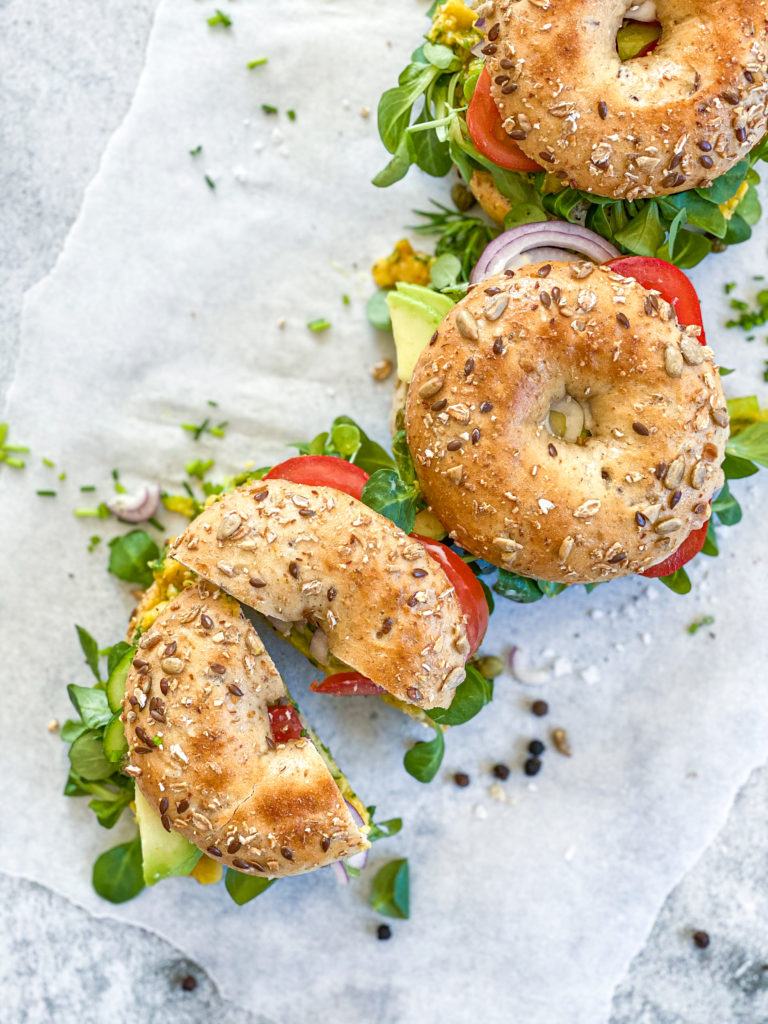 vegansk æggesalat bagels