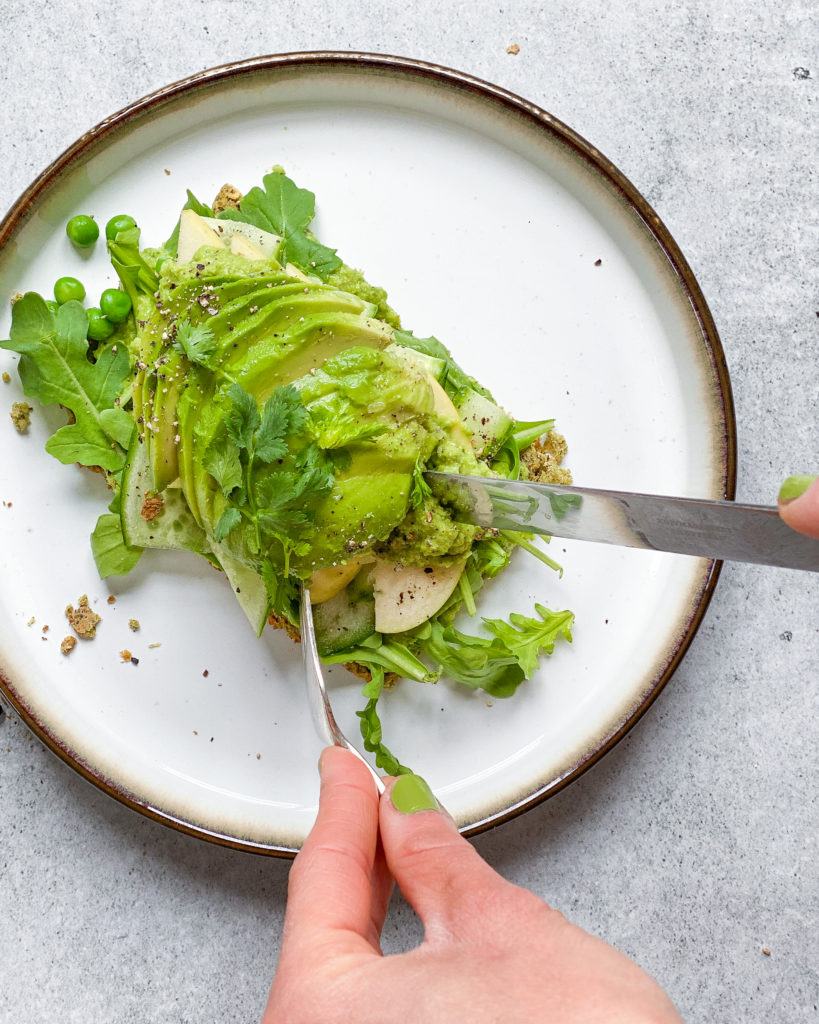 edamame fladbrød spiser med bestik