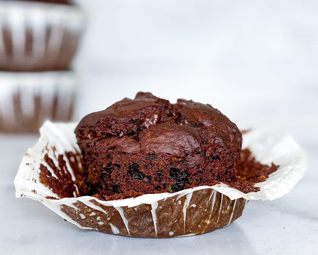 glutenfri muffins med squash, banan og chokolade