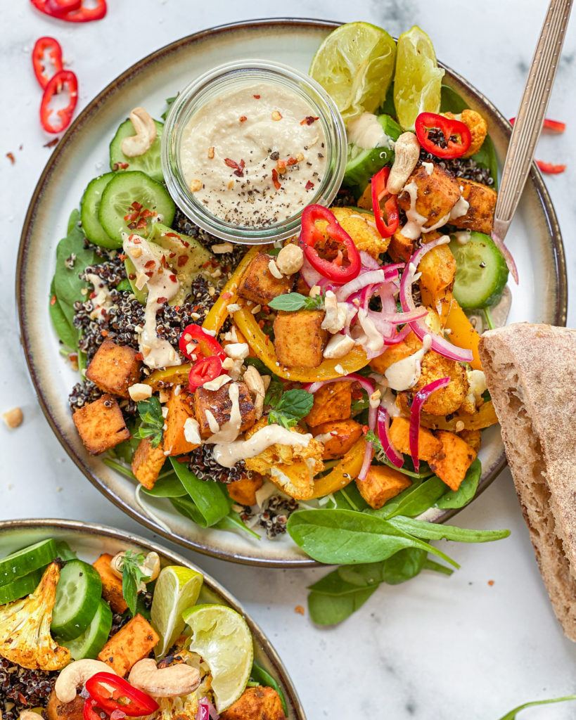 vegansk shawarma tofu og grønt på tallerken