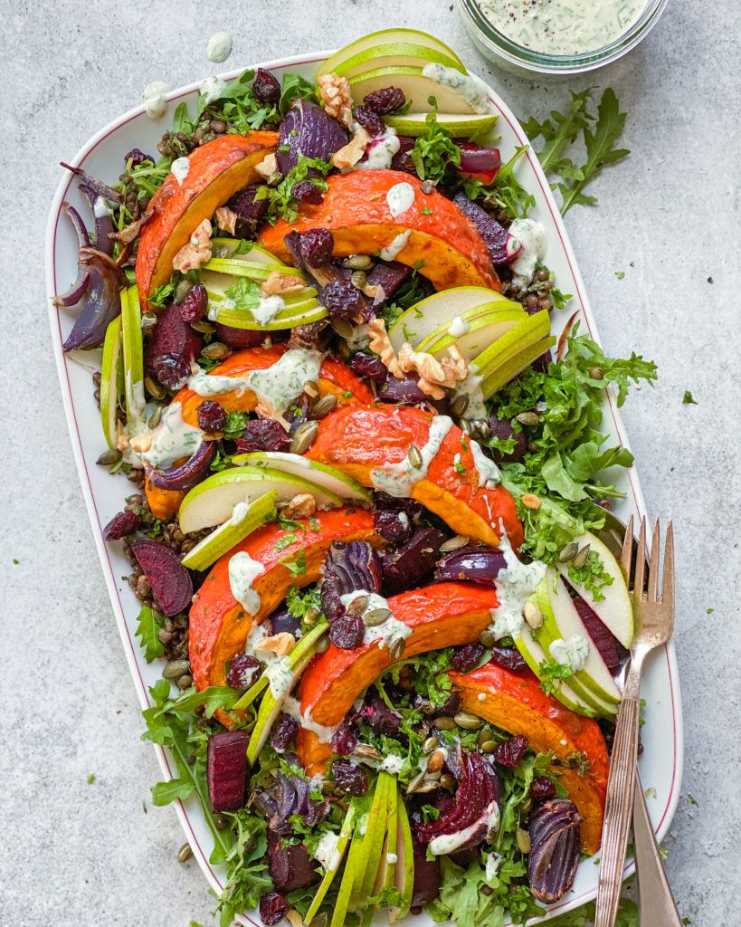 Linsesalat med bagte grøntsager og ranch dressing