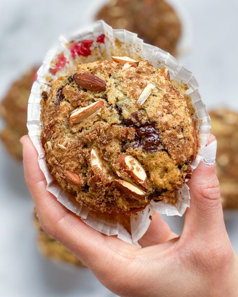 veganske muffins med bær og chokolade