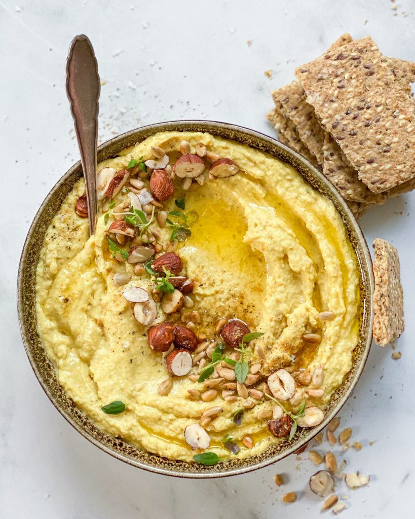 flækærtehummus i skål