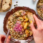 vegansk linsegryde med grønne linser