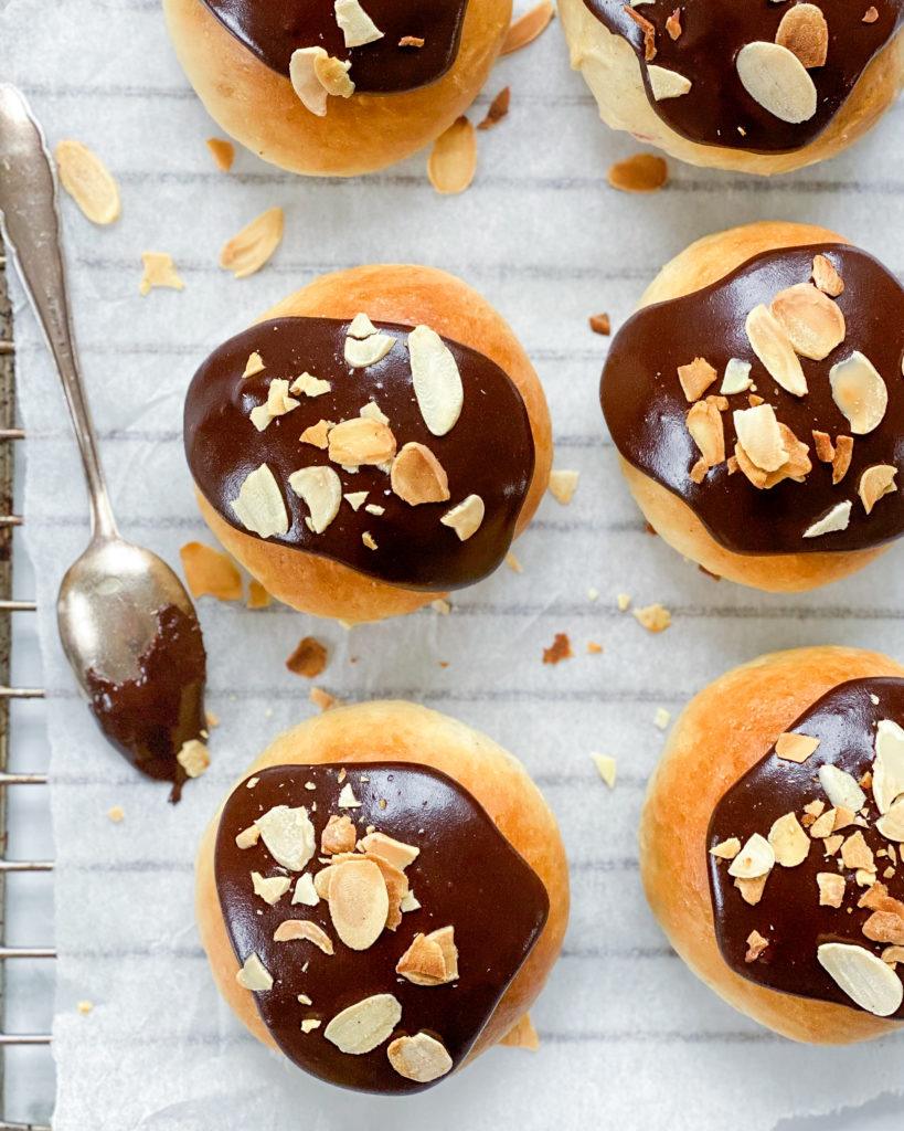 veganske fastelavnsboller med glasur