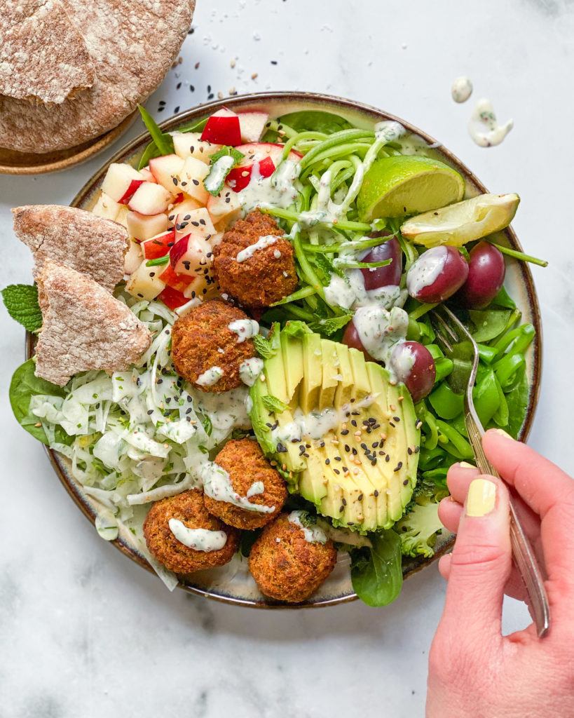 vegansk falafel salat