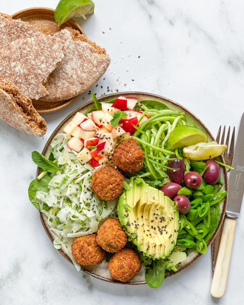 sund vegansk falafel salat