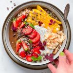 sund smoothiebowl med sød kartoffel