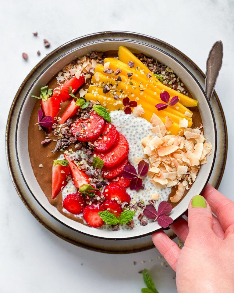 sund smoothiebowl med sød kartoffel