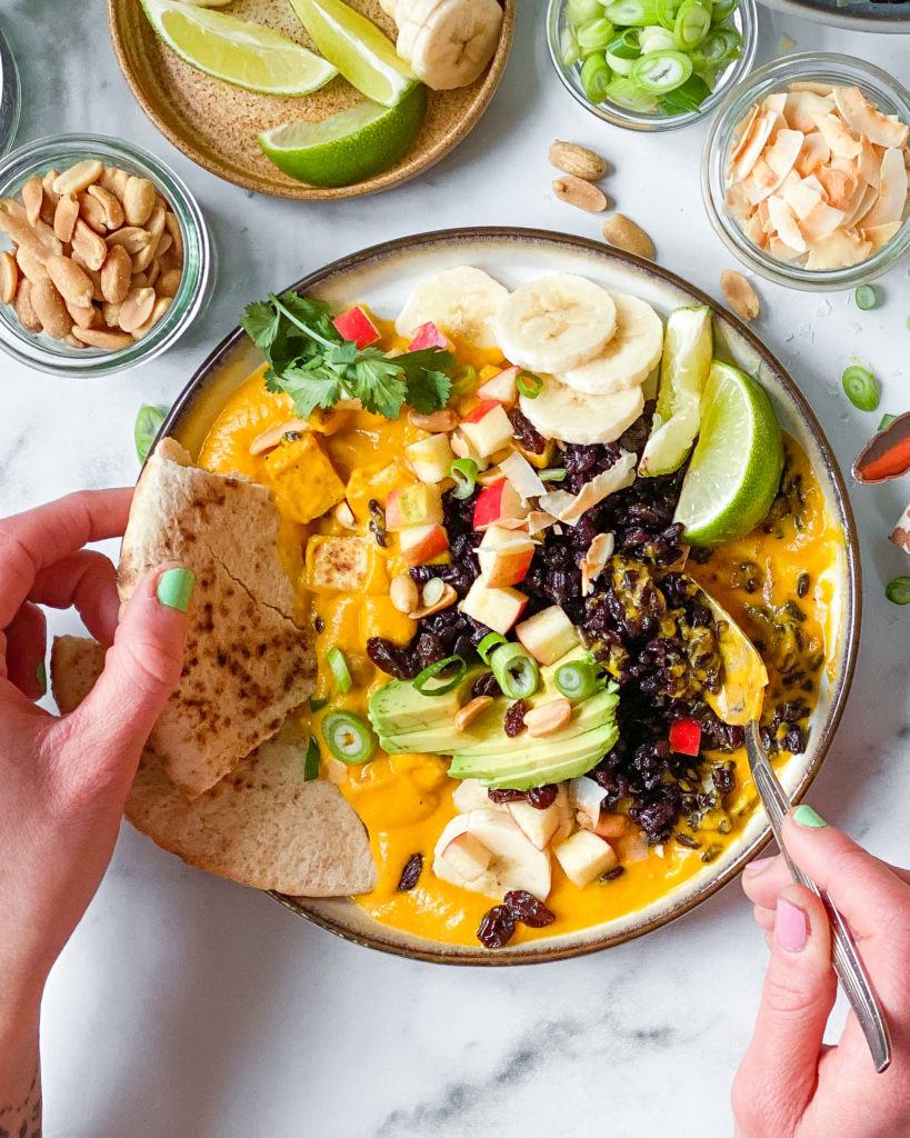 vegansk ristaffel med tofu spiser