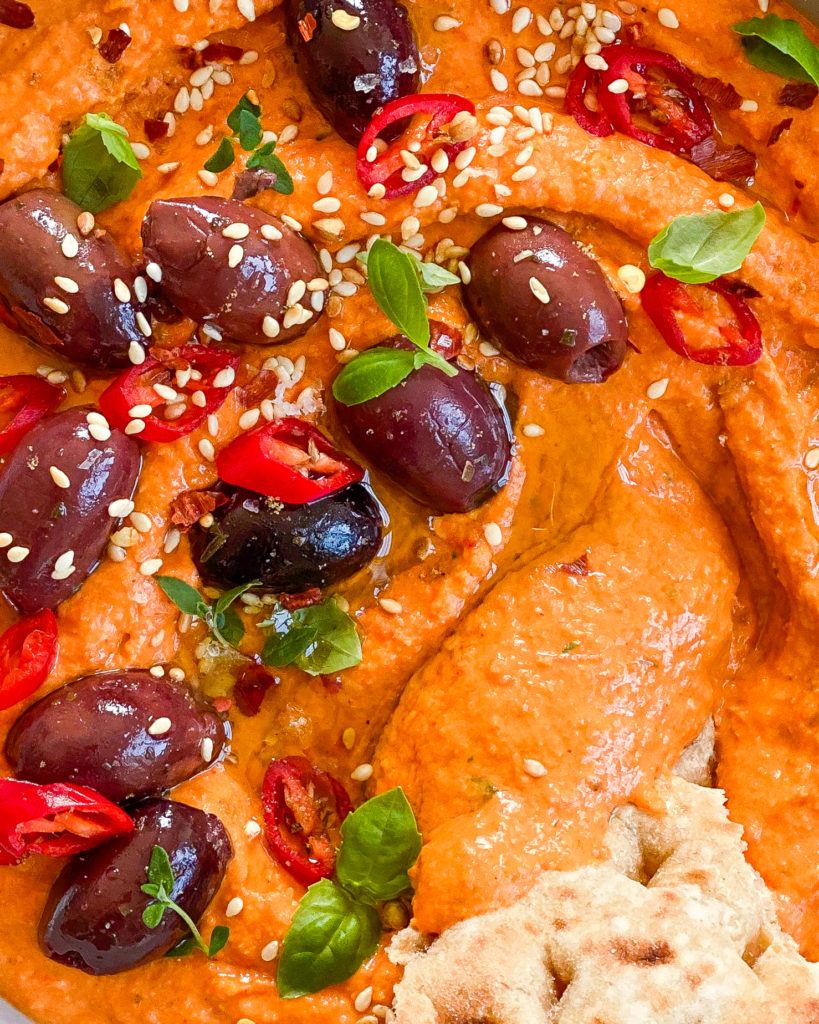 cremet hummus med bagte peberfrugter