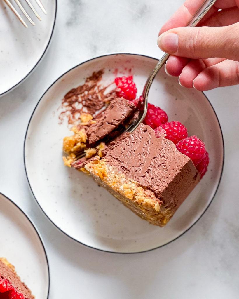 kage med vegansk chokolademousse