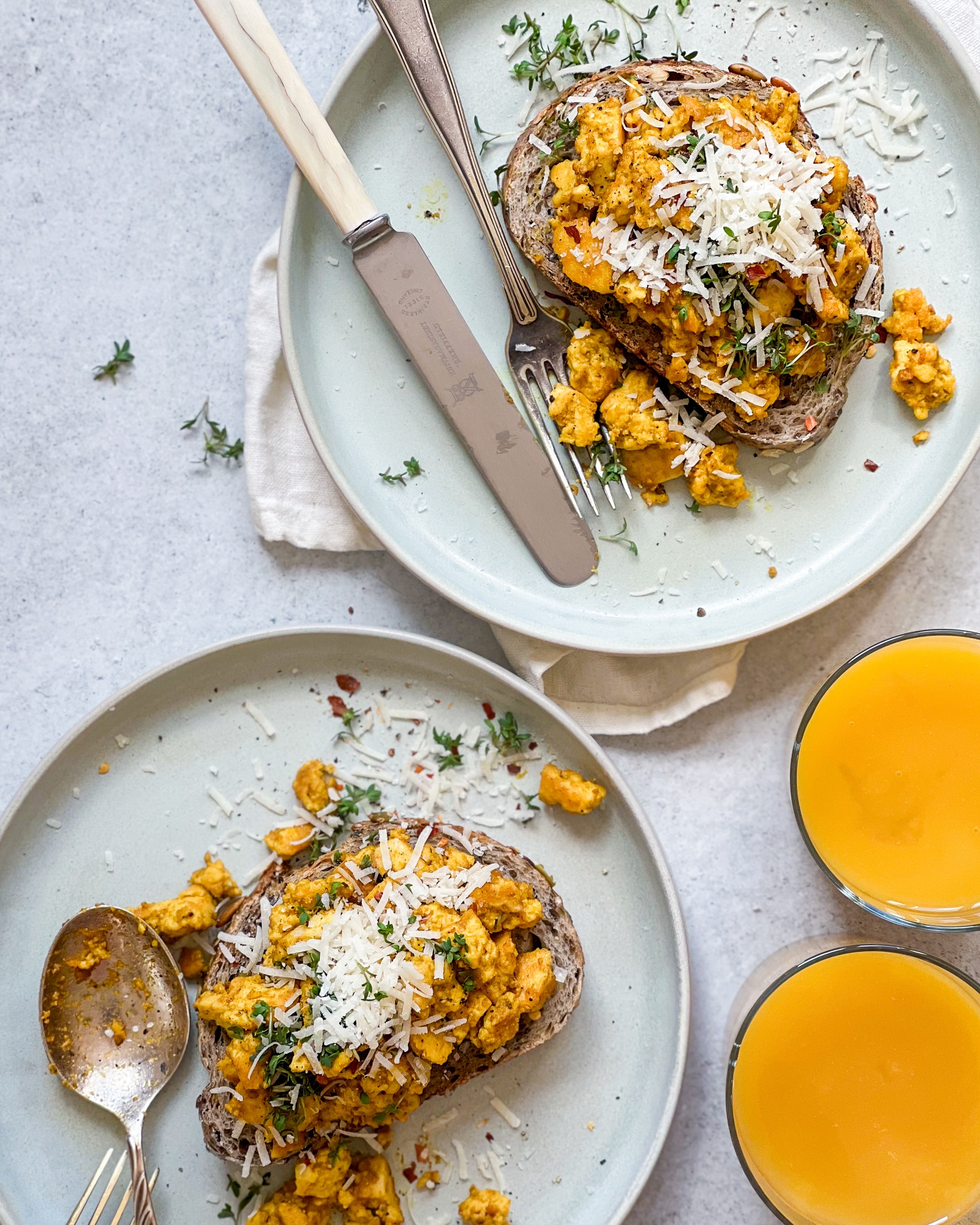 scrambled tofu med parmesan