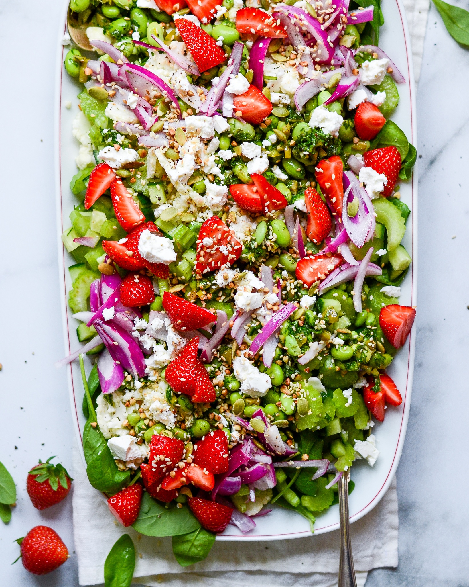 salat med edamamebønner feta