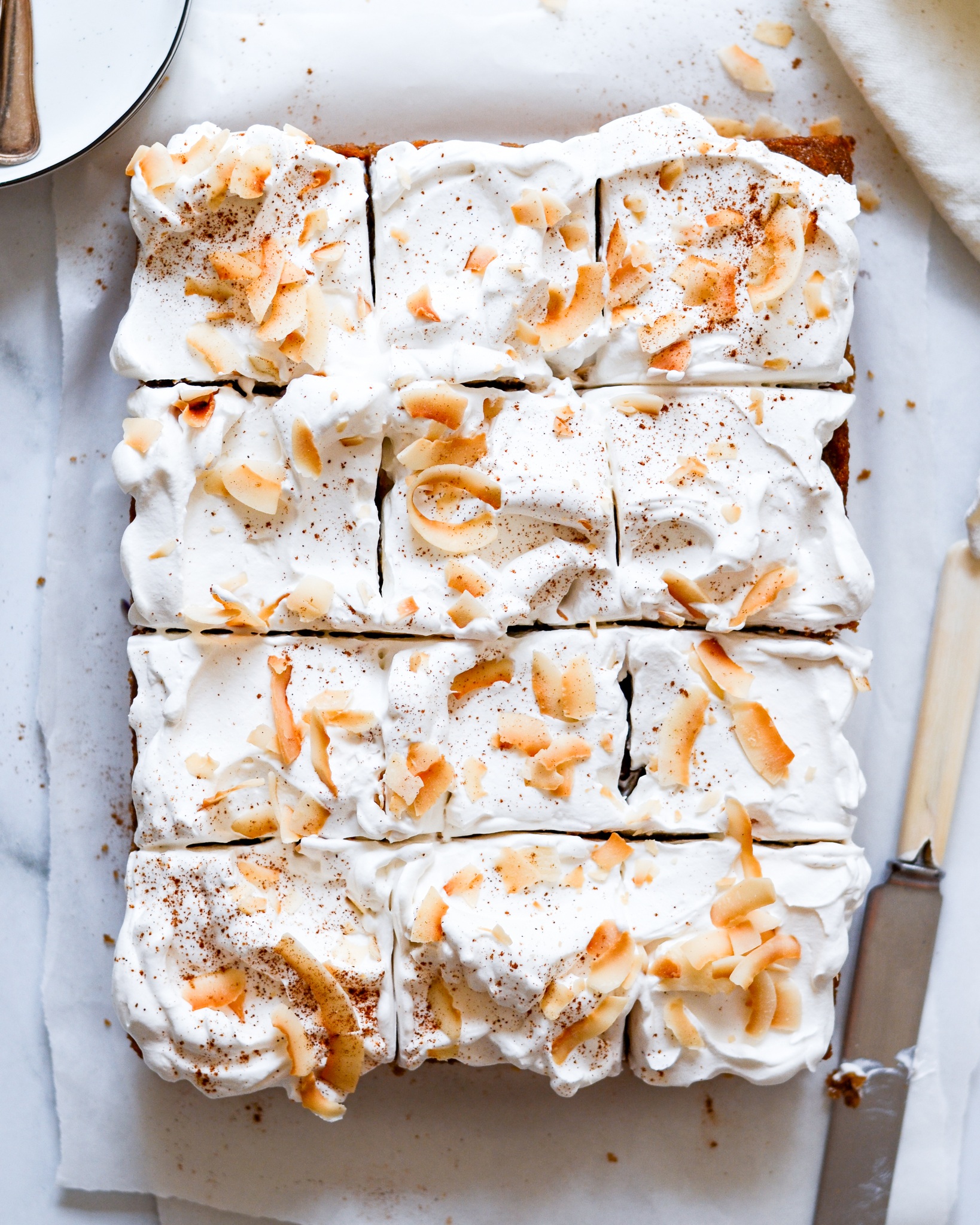vegansk gulerodskage med vaniljefrosting