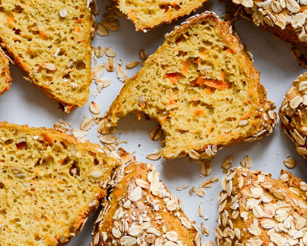 glutenfri gulerodsboller med solsikkeekerner
