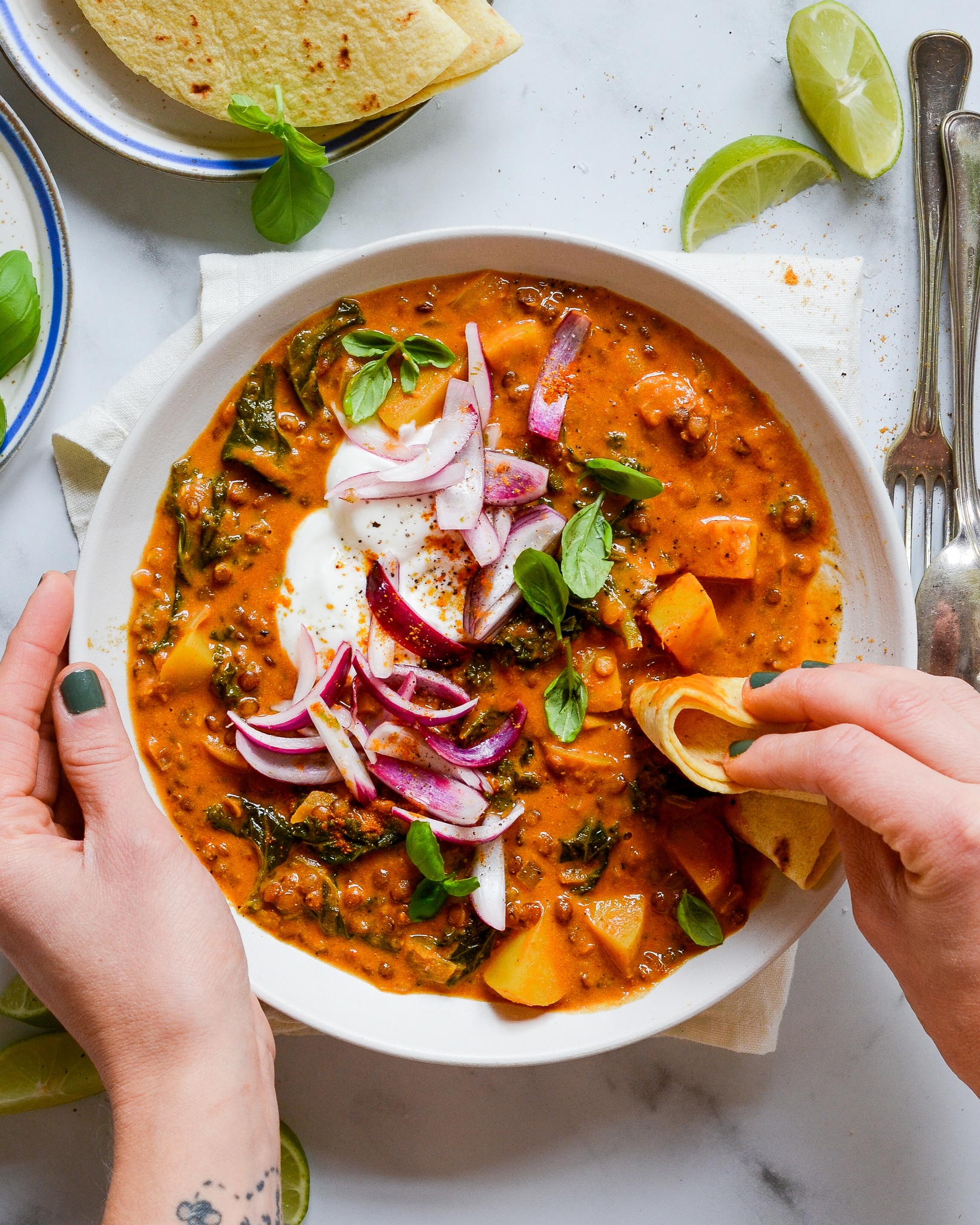 kartoffel curry med linser