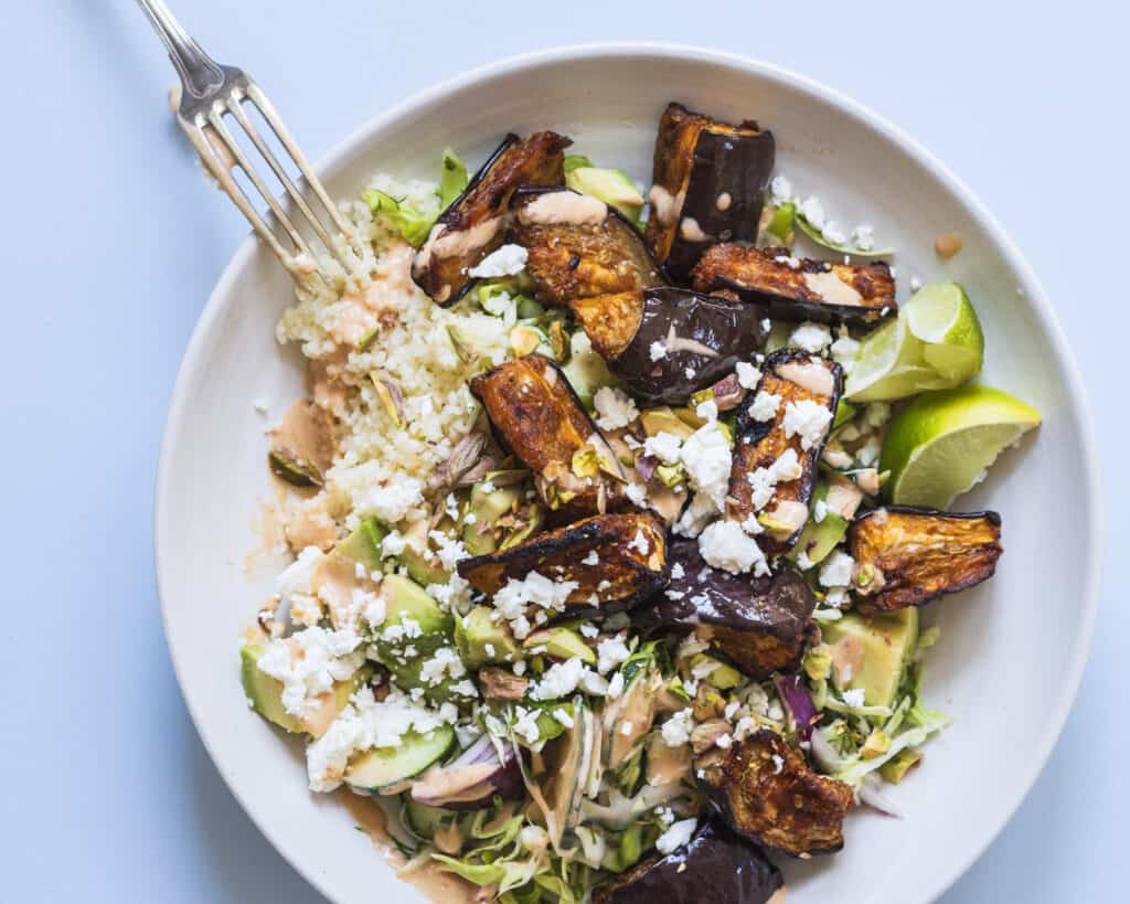 Bagt aubergine i ovn med harissa marinade
