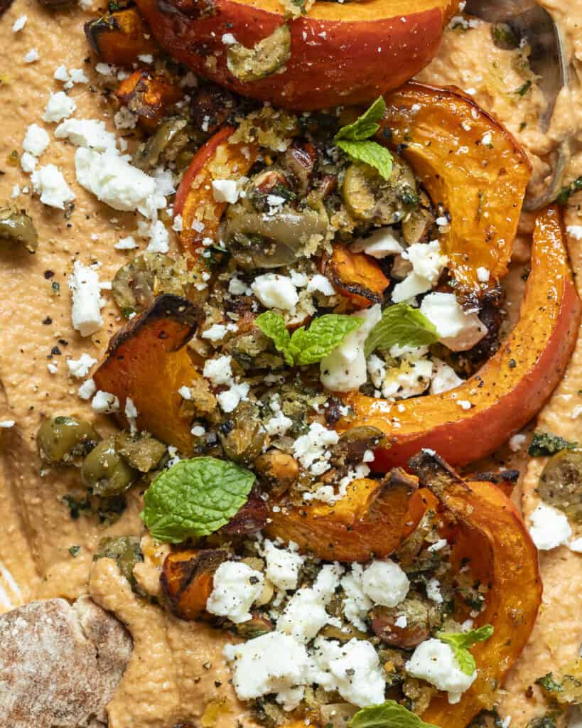 bagt græskar med harissa hummus