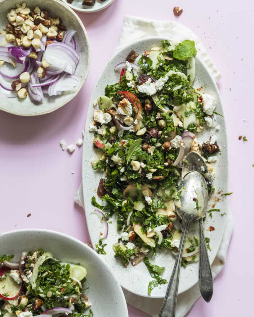 Julesalat med grønkål og æble