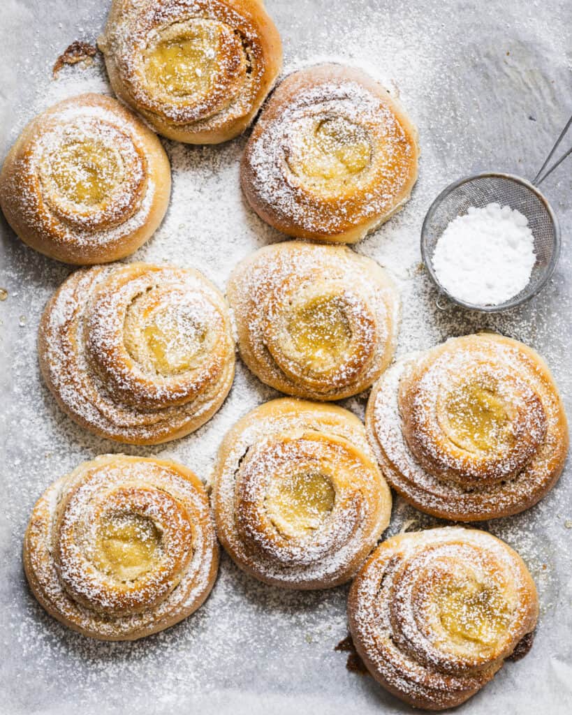 cremesnegle med marcipan remonce og vanilje