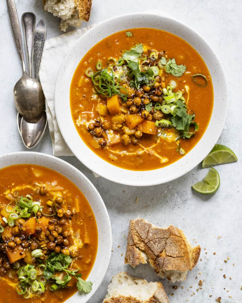 vegetarisk karrysuppe med fersken
