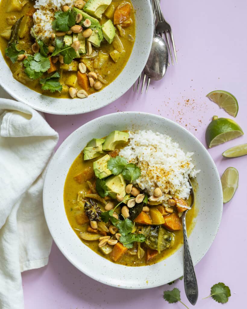 vegetarisk massaman curry med karrypasta