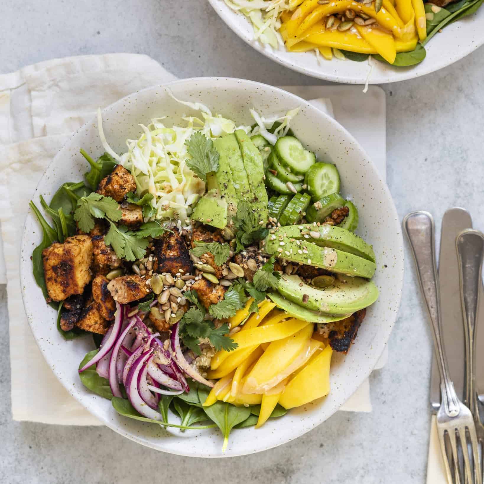 3 x mættende salater med tofu