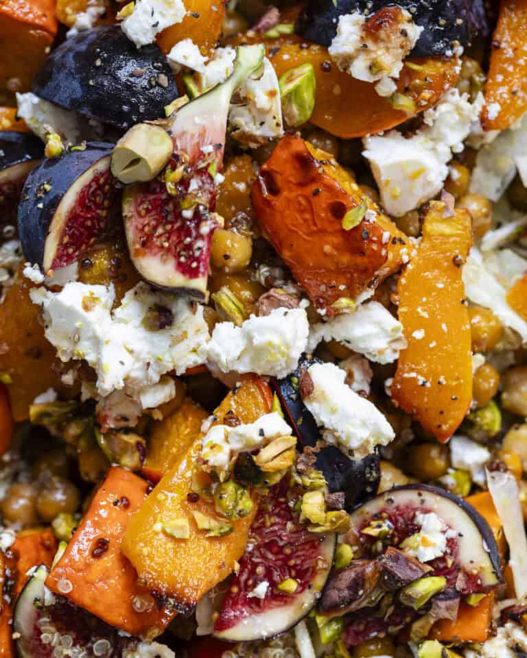 Græskarsalat med ristede kikærter og quinoa 1