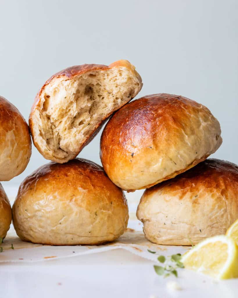 briocheboller med citron og timian
