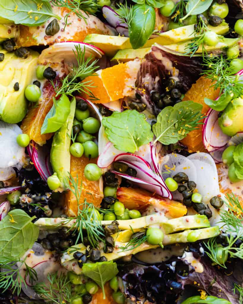 grøn salat med ærter