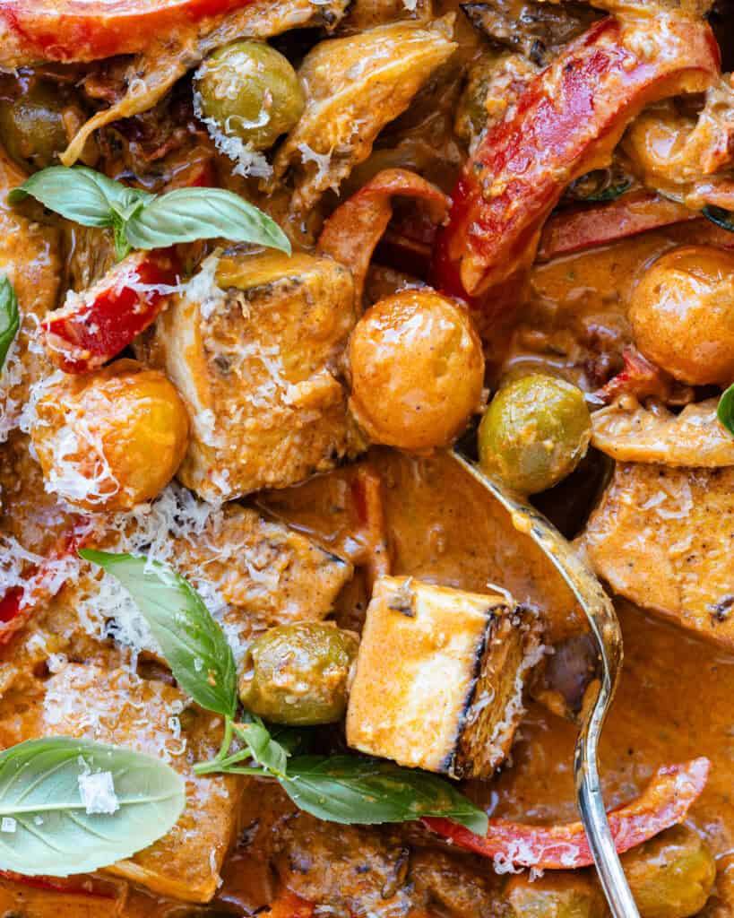 stegt tofu i krydret flødesauce