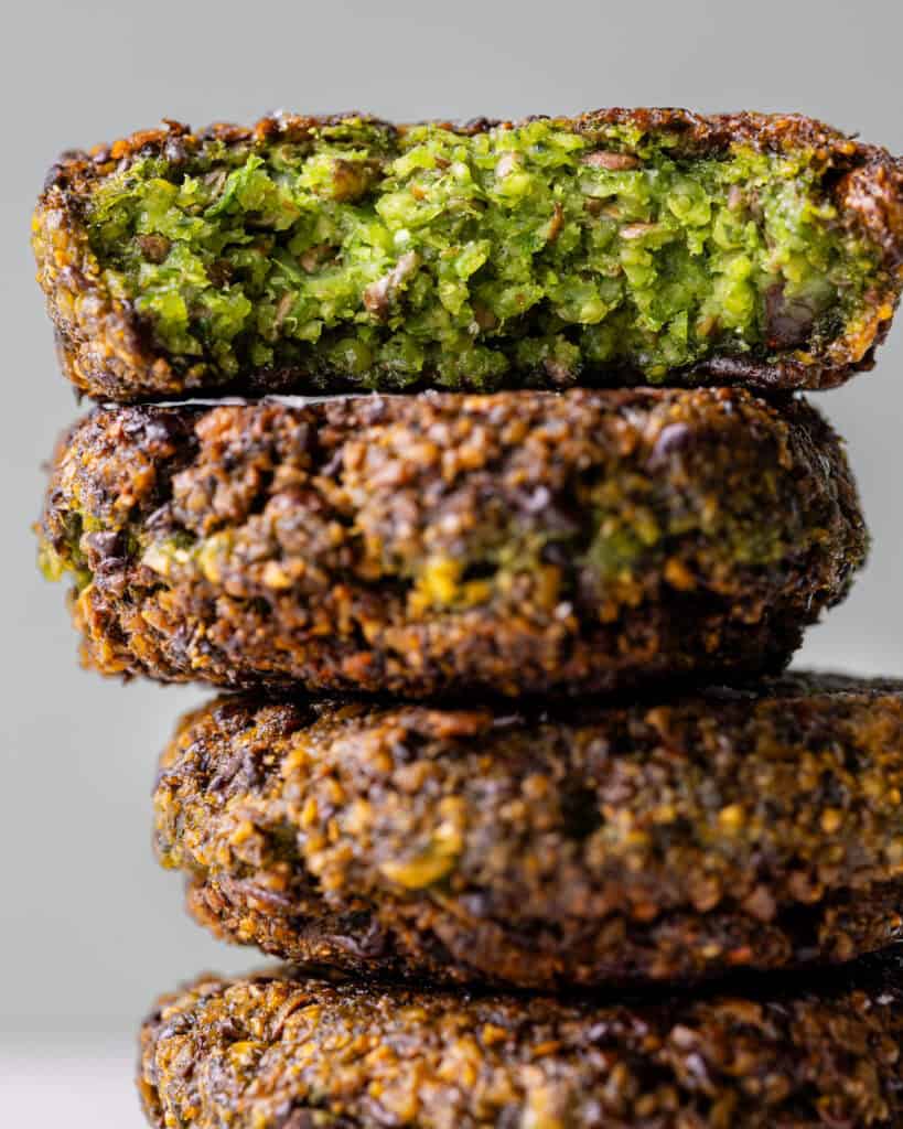 nordiske falafler på panden close up
