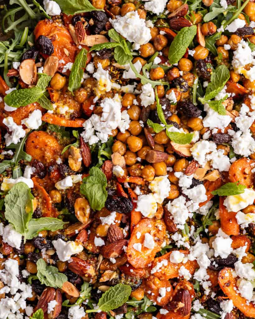 marokkansk salat med quinoa og ristede kikærter