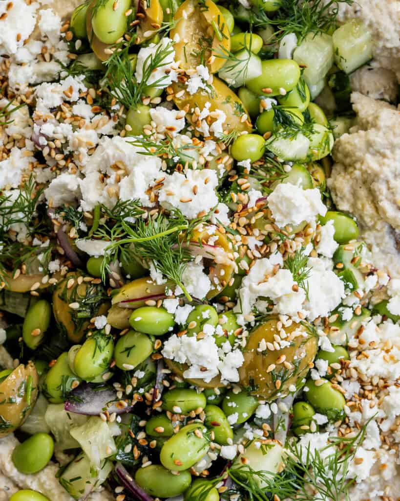 mættende butterbean hummus med bønnetopping