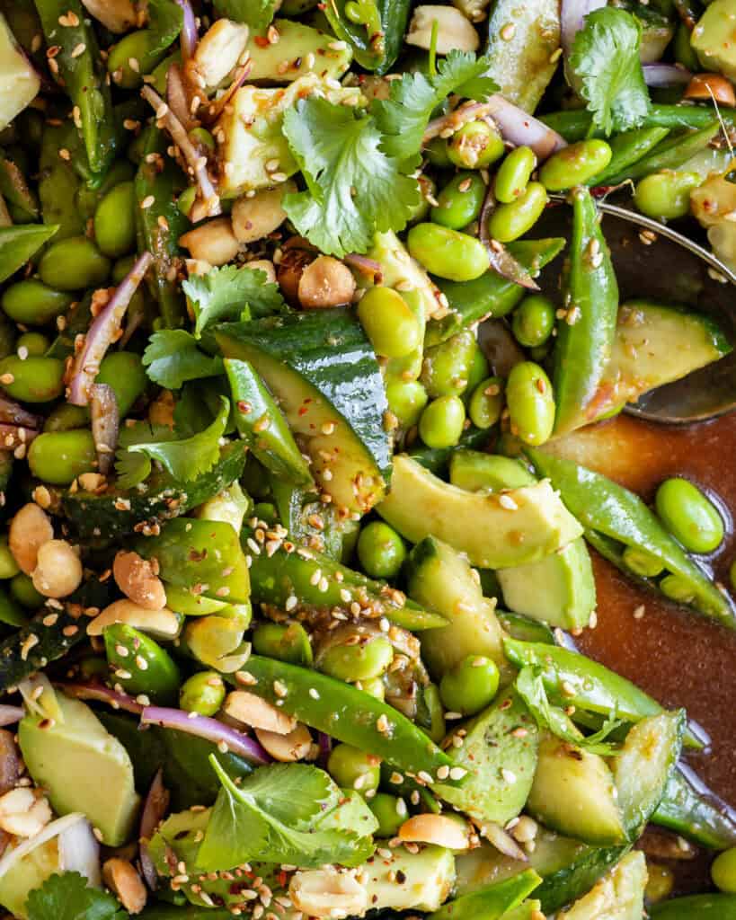 asiatisk agurkesalat med avocado