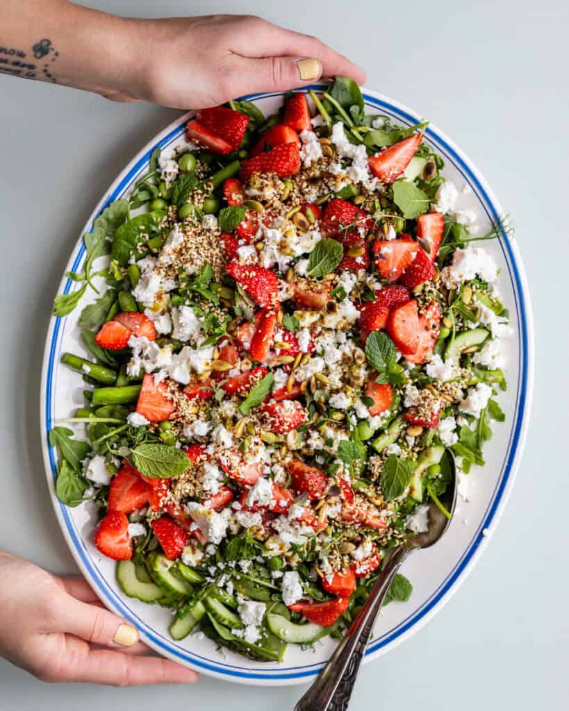 sommersalat med jordbær