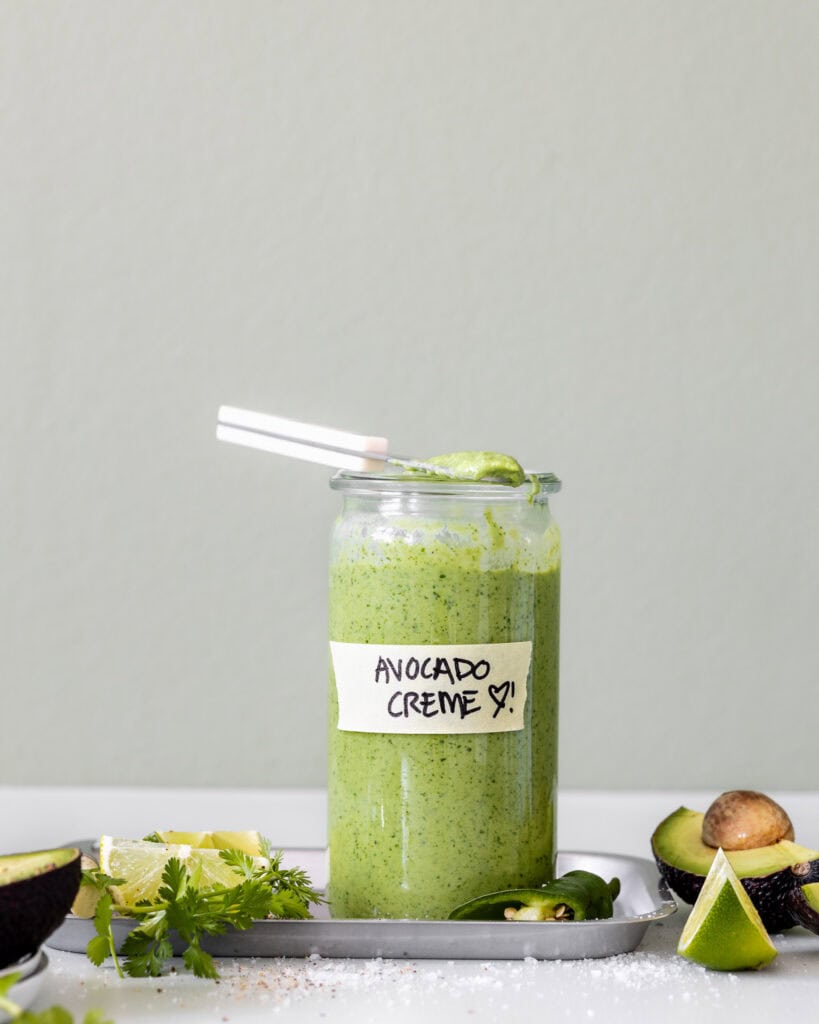 avocado creme med lime og koriander