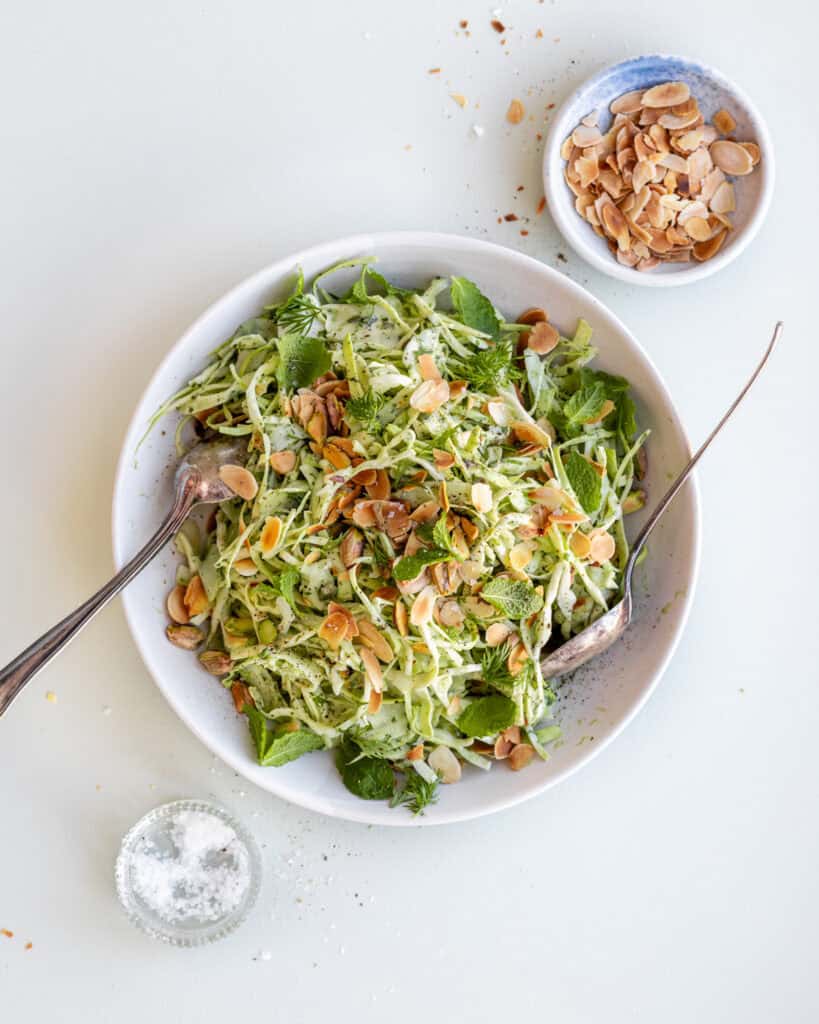 spidskålssalat med fennikel og grøn dressing