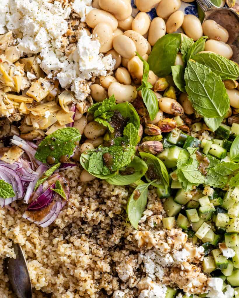 close up bulgursalat med feta og citrusdressing